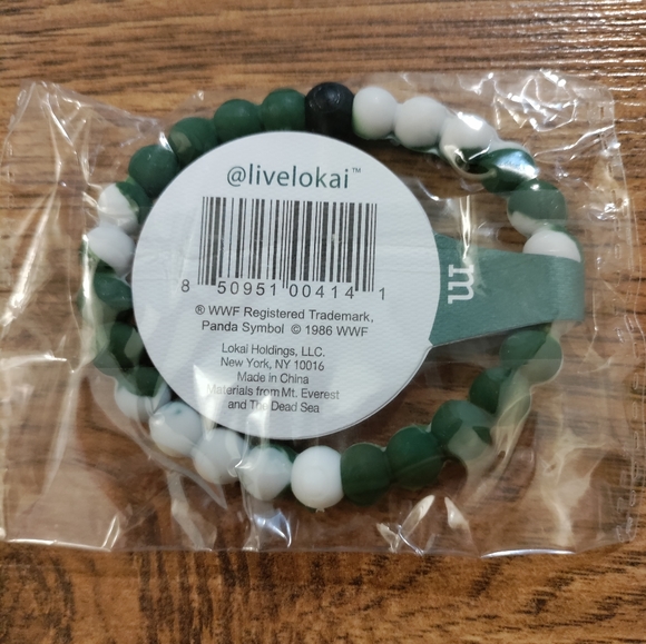 NEW Medium Lokai Bracelet Charm Find Your Balance Green White WWF - Picture 2 of 4